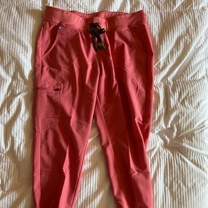 Figs scrub. Gently used large petite Zamora jogger.